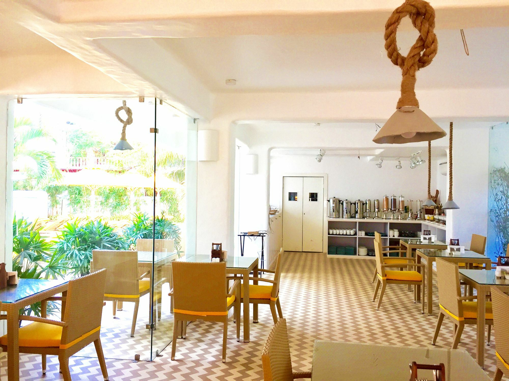 Bloom Hotel - Calangute Buitenkant foto